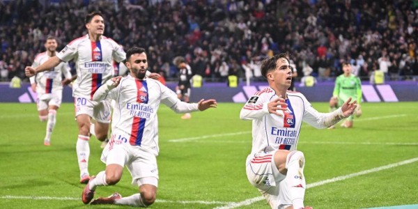 20岁葡萄牙新星世界波助里昂逆转斯特拉斯堡，终结2连败并升至法甲第4