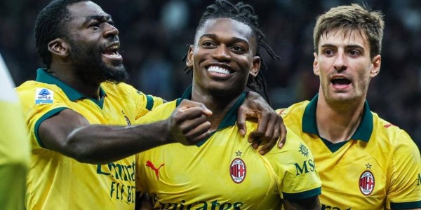 意甲榜首之争激烈，AC米兰逆转佛罗伦萨登顶