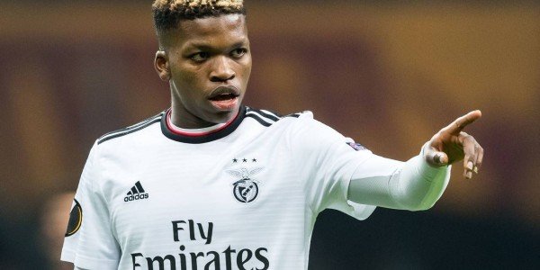 天空：伯恩利寻求补强四个位置，对本菲卡中场F-路易斯感兴趣