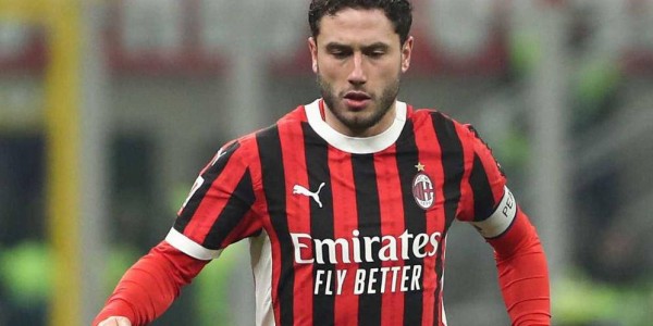 AC米兰右后卫调整引援策略，法甲悍将面临价高难以谈判